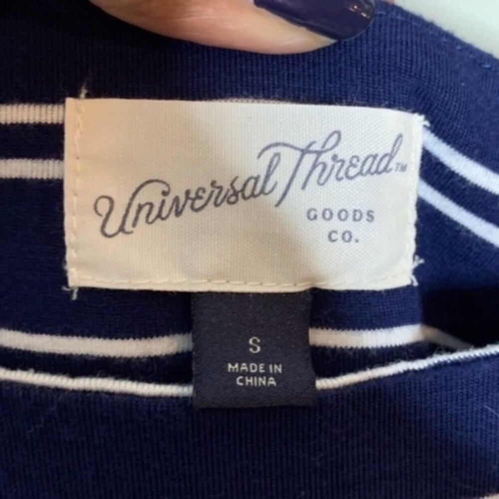 Universal Thread Navy Striped Crop Top Size S - Picture 5 of 6